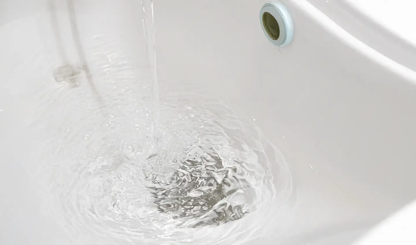 水がたまっている洗面所